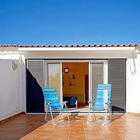 Sleeps 6 With Pool And Air Con *